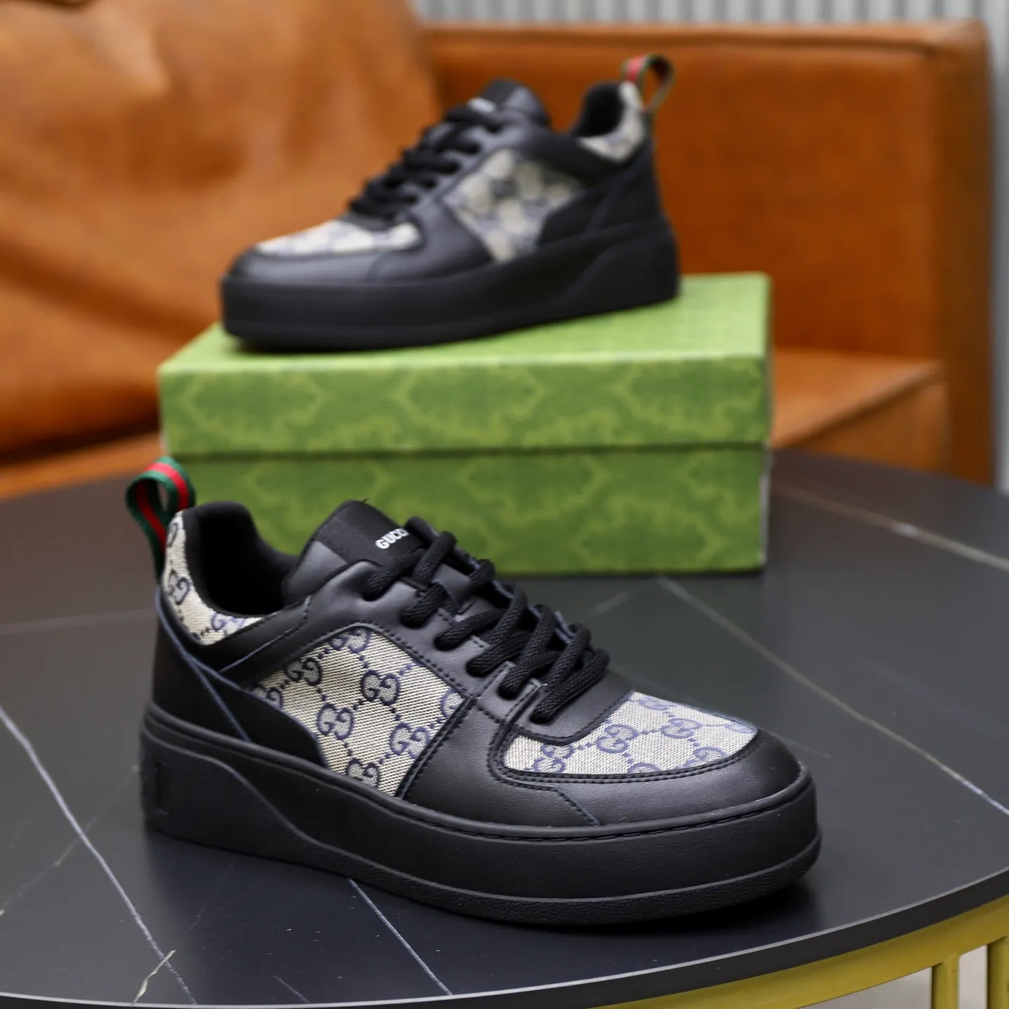 Ex-factory price: 420💰🙅‍♂️🙅‍♂️🙅‍♂️ Brand: GUCCI Standard code: 38-44 (45 customized) Grade: Same as the official website Material: Original cowhide material spliced with brand cloth Comfortable and breathable lining Lightweight and wear-resistant sports outsole Style category: Men's fashion casual shoes Running sports shoes Distinguished luxury brand elements Top luxury color: actual picture color